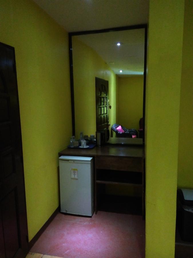 Mango'S Beachfront Resort Olongapo Bilik gambar